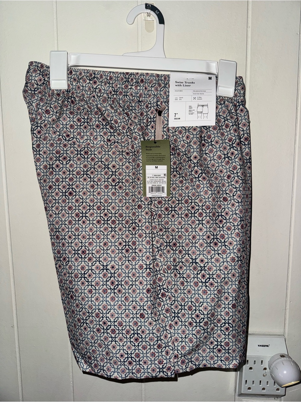 Goodfellow & Co Men's Pink and Blue Geometric Swim Trunks